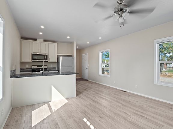 3rd image of 35312 N Newport Hwy #85