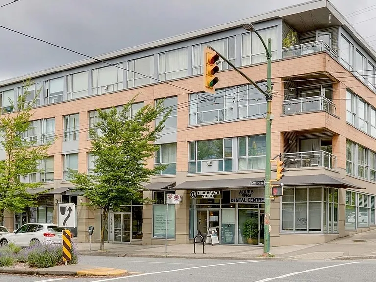 2680 Arbutus St — Photo 13