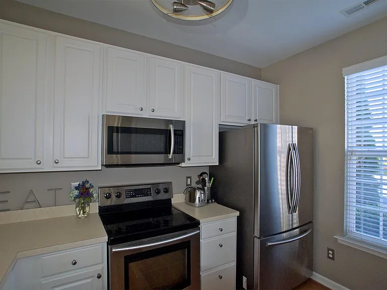 405 Hamlet Park Dr #1 — Photo 3