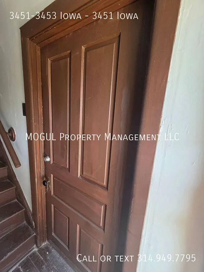 Shiny wood floors and original Pocket Doors near Cherokee — Photo 3