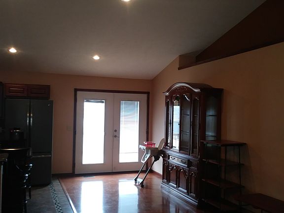 5th image of 2820 Saint Elmo Dr