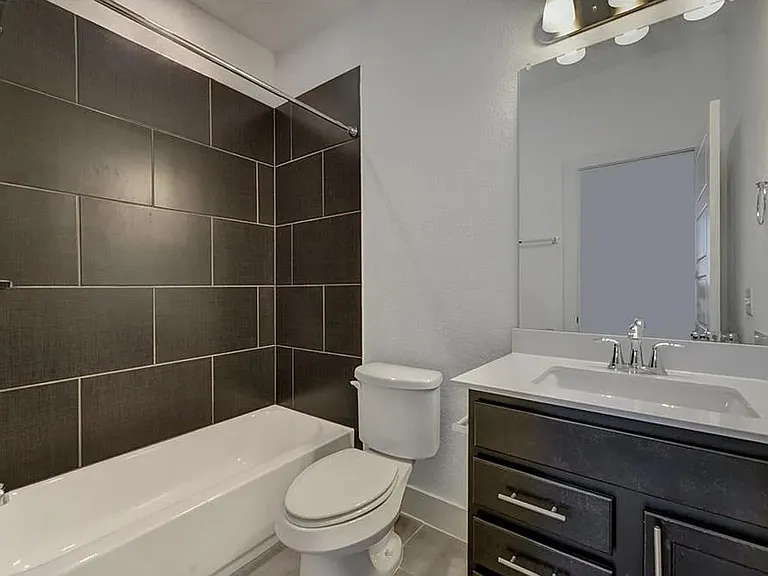 1404 Casa Dr — Photo 17