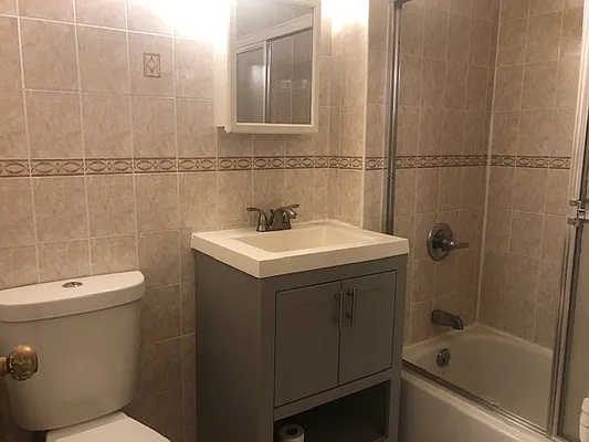 Rented by 18 REALTY | media 2