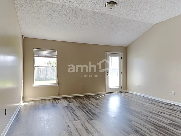2793 Crumplehorn Ln — Photo 8
