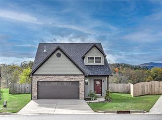 39 Mallard Run Dr, Arden, NC 28704