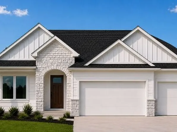 317 13th St NW, Bondurant, IA 50035