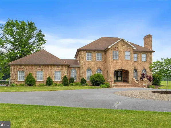 937 Piketown Rd, Harrisburg, PA 17112