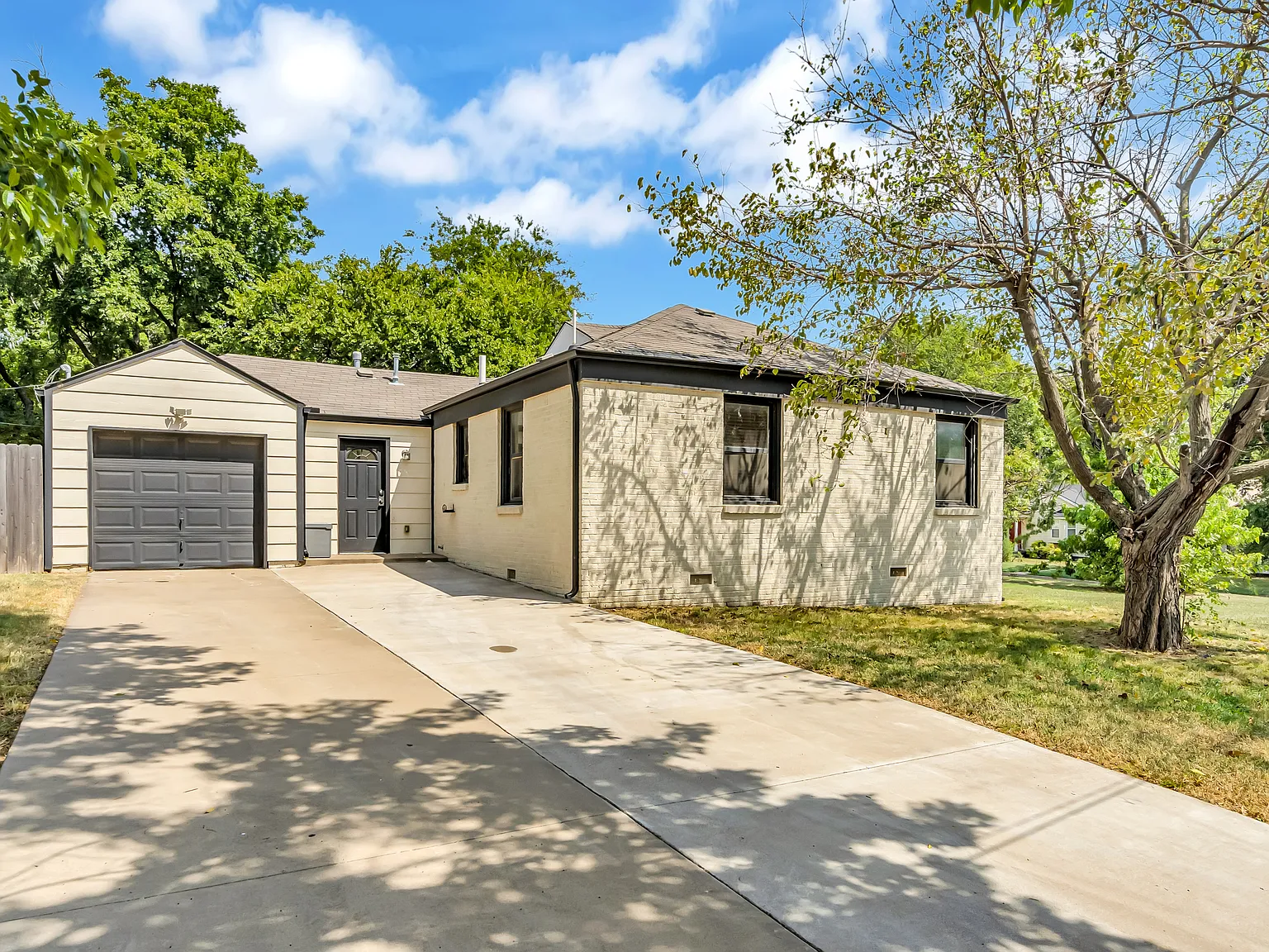 736 S Maplewood Ave — Photo 4
