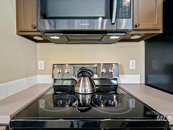 5th image of 3804 Stonehedge Way