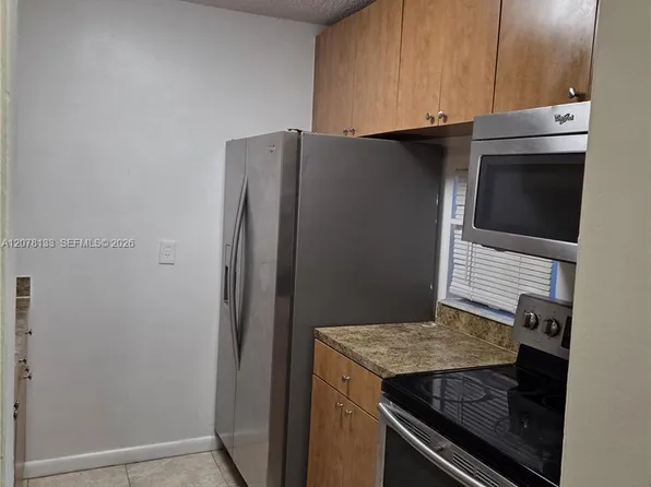 8550 N Sherman Cir APT 103, Hollywood, FL 33025