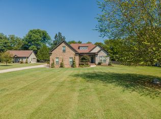 1424 Azalee Ln, Chapel Hill, TN 37034