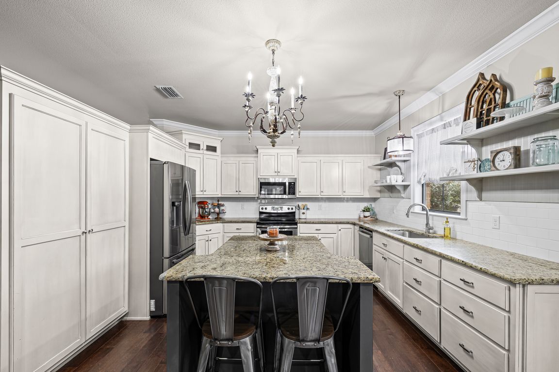 next background image