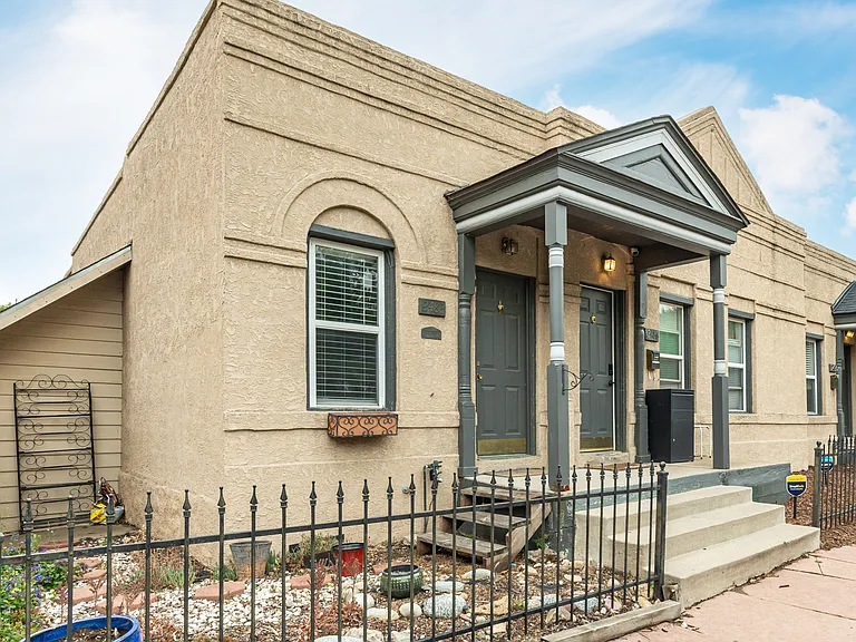 2482 W Argyle Pl — Photo 1