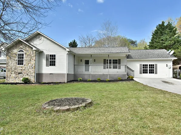 2913 Village Ln, Sevierville, TN 37862