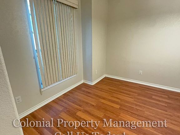 5th image of 611 Lantana St