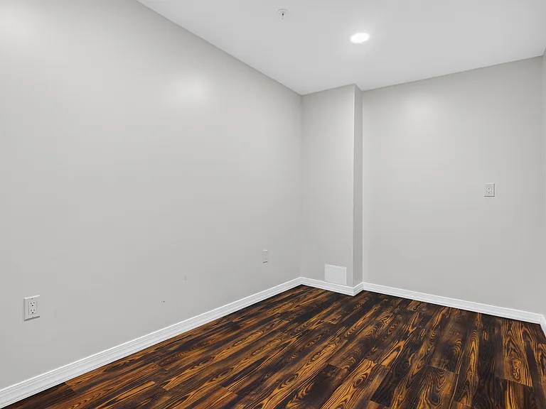 1772 Fairbank Ln — Photo 14
