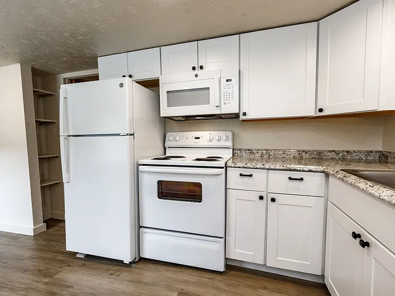 37 Delaware Rd — Photo 15