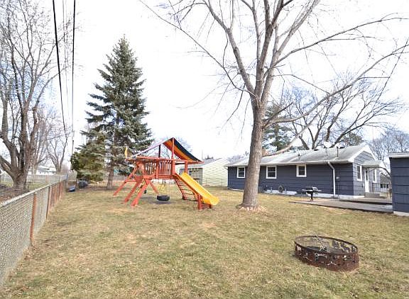 3rd image of 3809 Howard Ave N