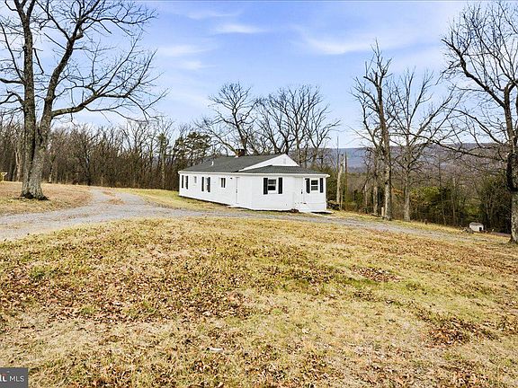 4th image of 3221 Laurel Grove Rd