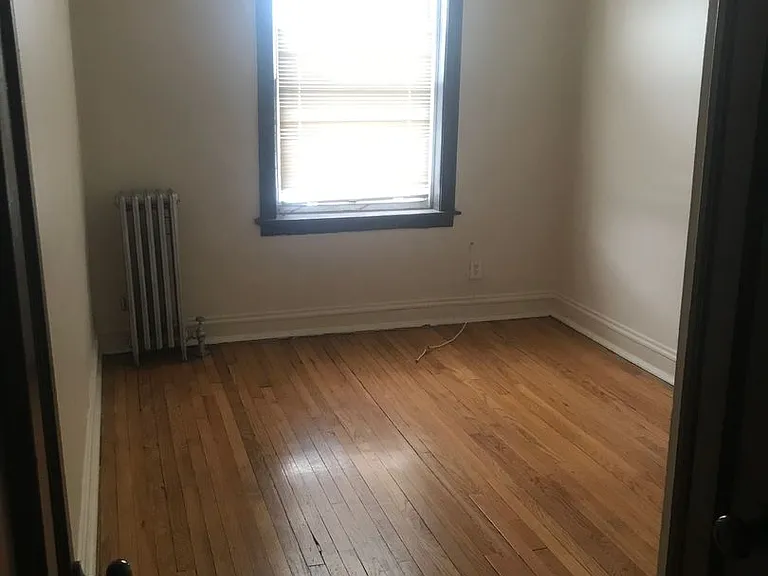 6315 S California Ave — Photo 18