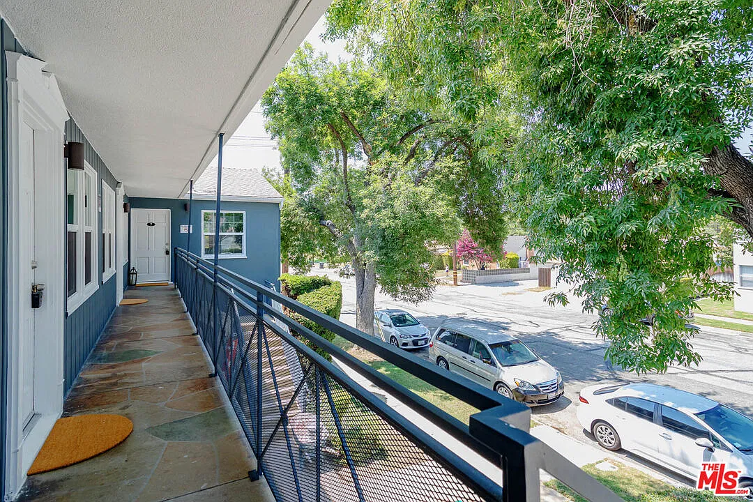 1 bed, 1.0 bath, 800 sqft, $2,495 — Photo 2