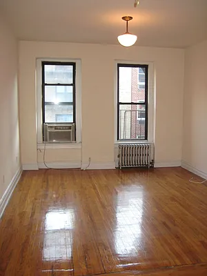 Rented by Magnone Real Estate | media 31