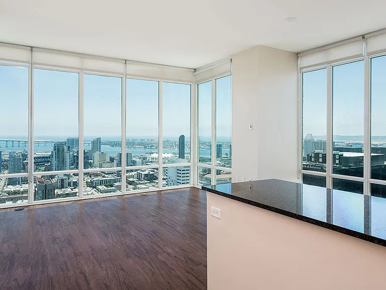 Vantage Pointe — Photo 32