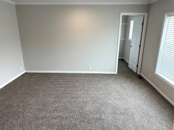 13235 Nashville Ln, Hartland, MI 48353