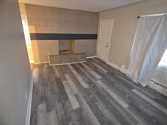 2nd image of 8656 Nightingale St