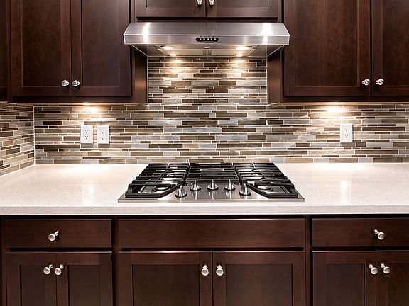 5th image of 310 Bluestone Dr