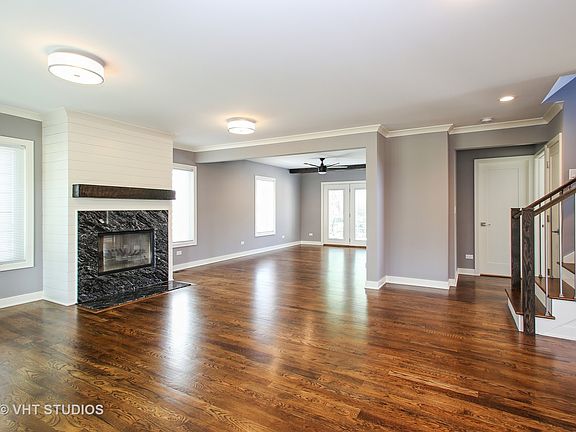 3rd image of 36 W Thorndale Ave