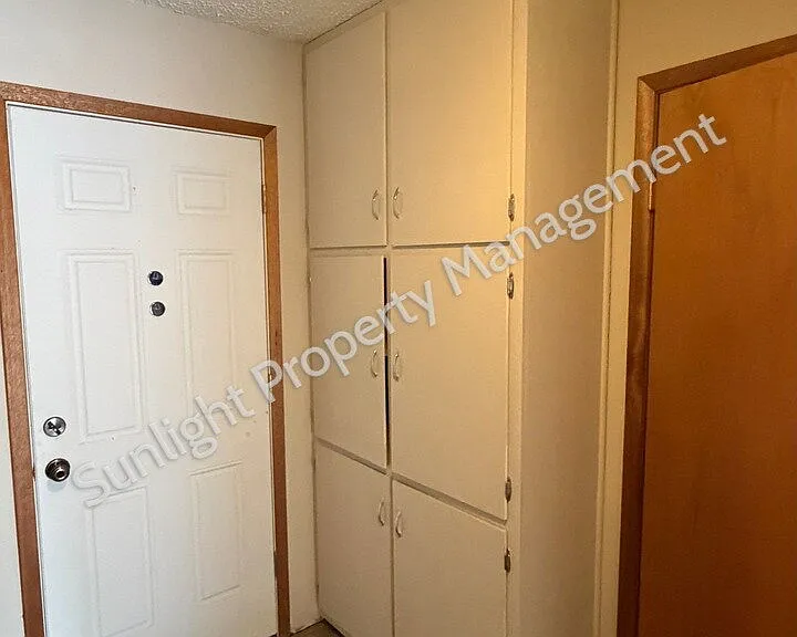 404 S 1st Ave — Photo 11