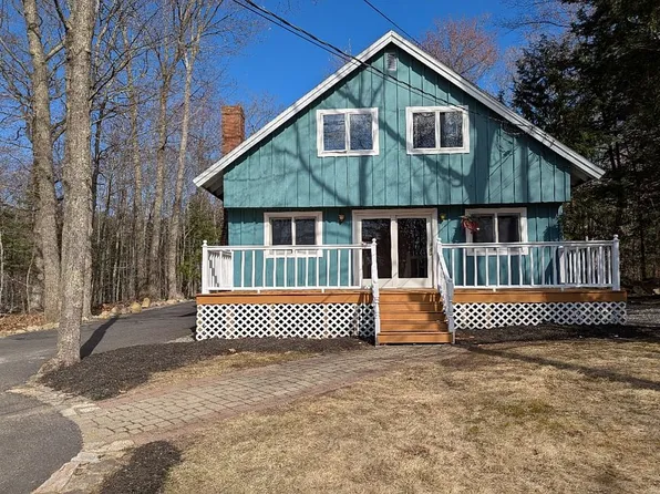16 Scenic View Dr, Naples, ME 04055