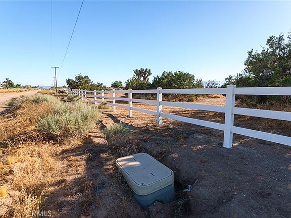 4th image of 1 Hollister Rd
