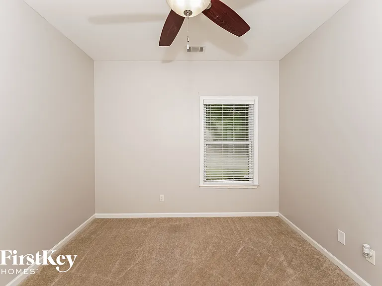 995 Valley Cir — Photo 12