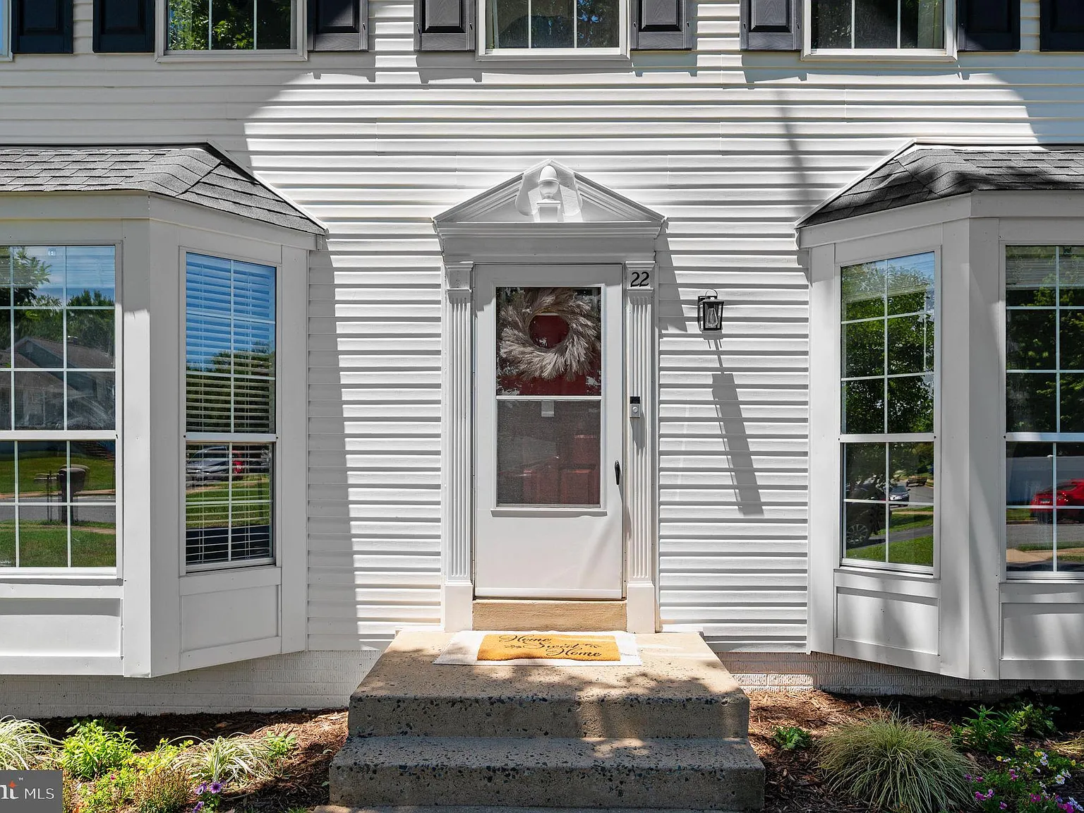 3 bed, 2.5 bath, 2918 sqft, $3,200 — Photo 3