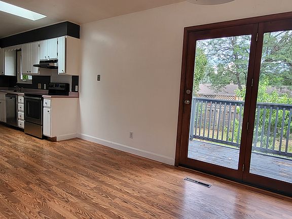 5th image of 1412 Ash Dr