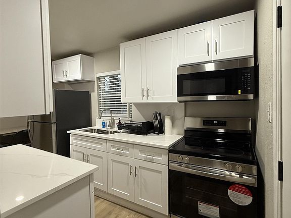 3rd image of 2640 Lawrence St