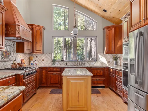 3245 Kenshaw Way, Arnold, CA 95223