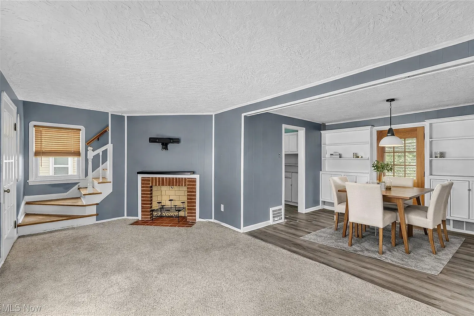 3 bed, 976 sqft, $1,700 — Photo 2