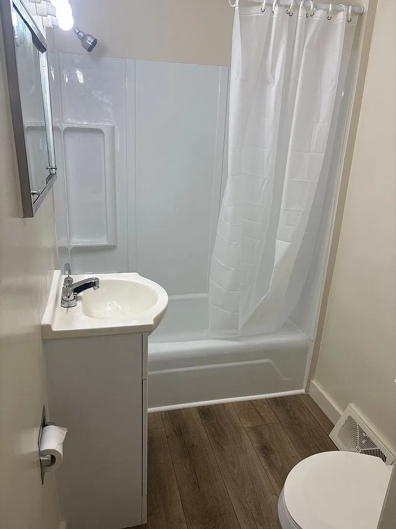 1 Bedroom Apartment Available Now Section 8 Accepted! — Photo 4