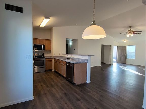 4th image of 1634 E San Xavier Dr