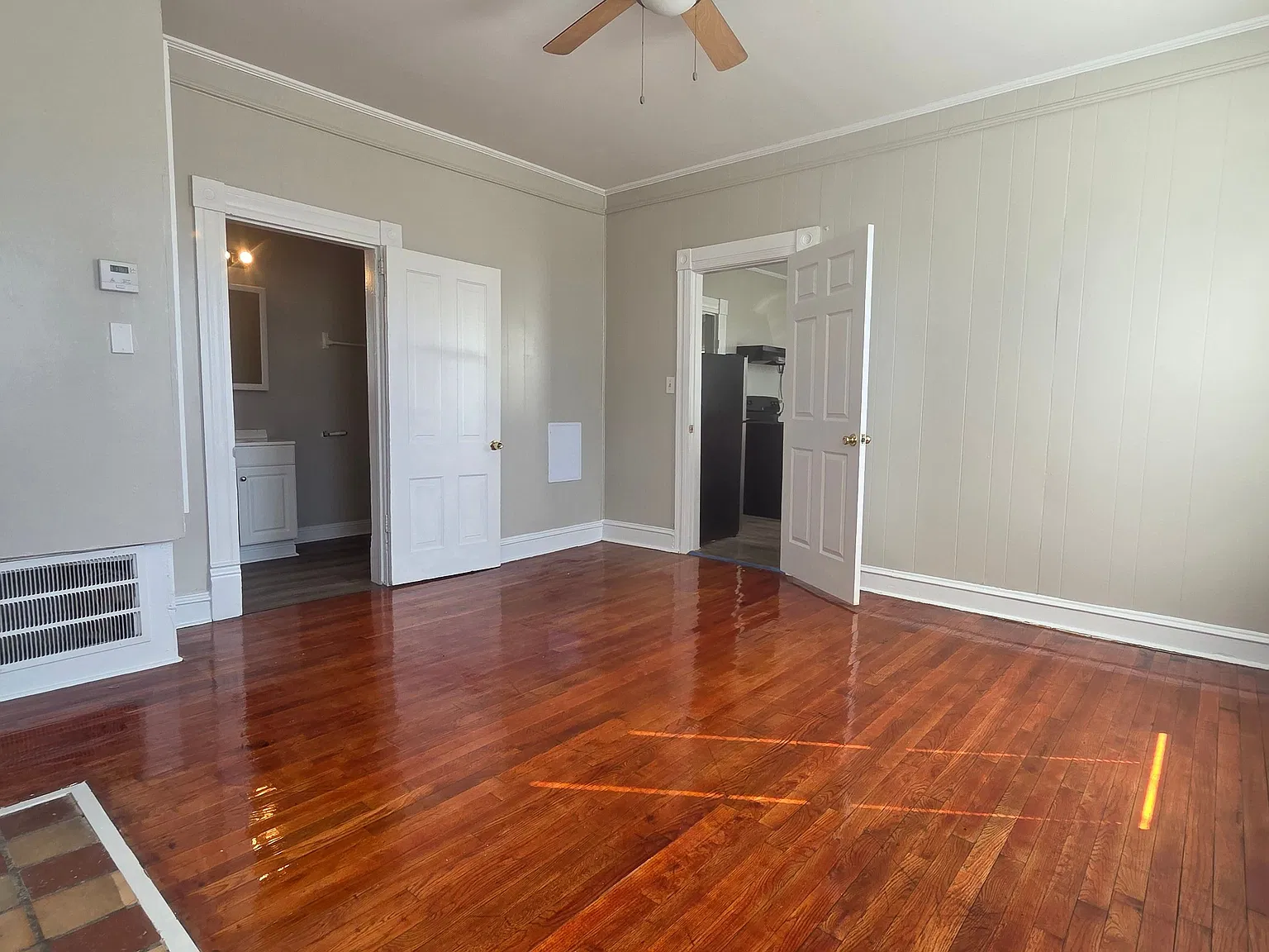 1 bed, 1.0 bath, 700 sqft, $850 — Photo 2