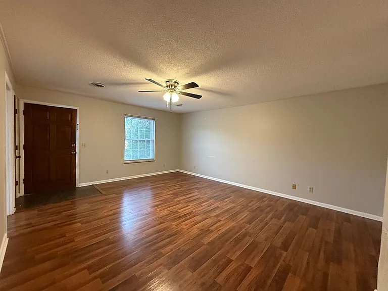 104 Skyview Dr — Photo 20