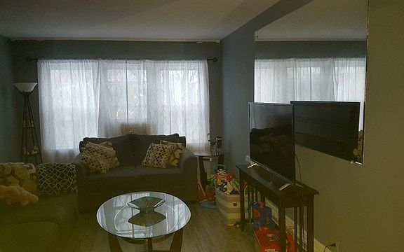 2nd image of 2837 W Summerdale Ave APT 2E
