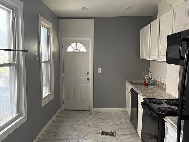 1631 Cotton St — Photo 2