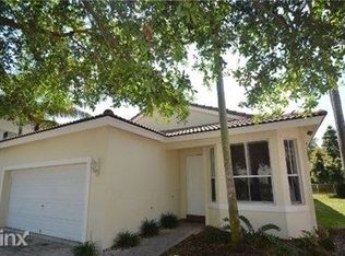 7640 NW 20th Dr, Pembroke Pines, FL 33024