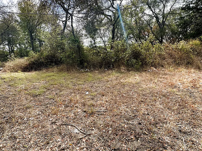 103 Redbud Ct — Photo 16