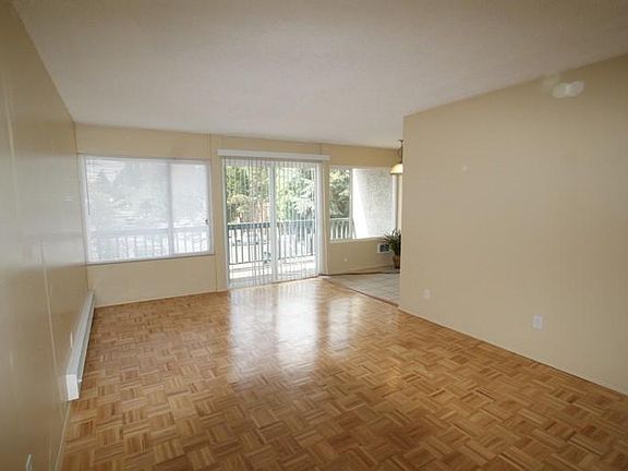 3rd image of 3916 S Pearl St #205