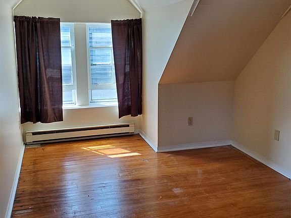 5th image of 14 S Lake Ave APT 6
